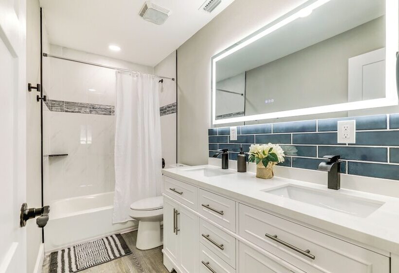 Tampa Home W/ Covered Patio: 8 Mi To Downtown!