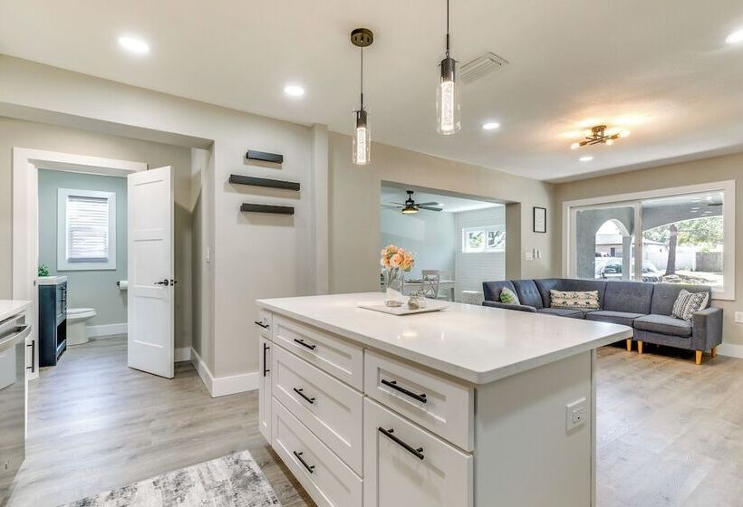 Tampa Home W/ Covered Patio: 8 Mi To Downtown!