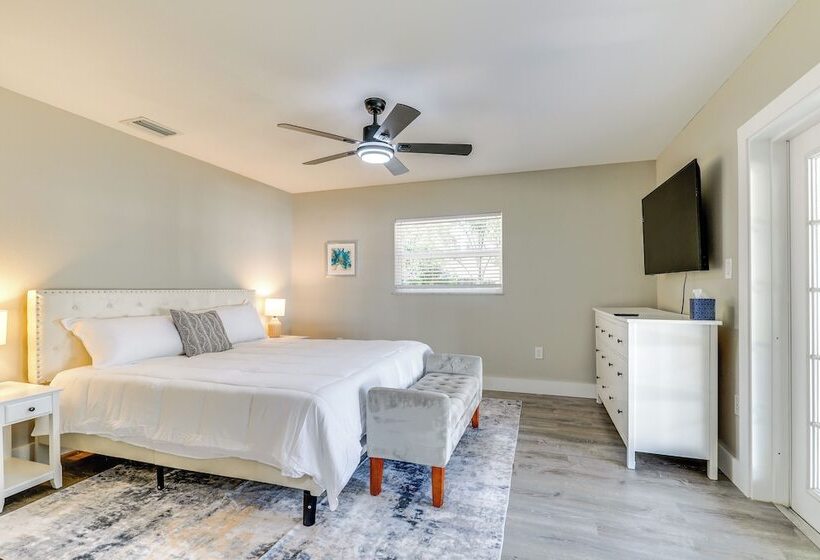 Tampa Home W/ Covered Patio: 8 Mi To Downtown!