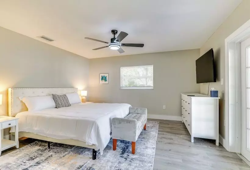 Tampa Home W/ Covered Patio: 8 Mi To Downtown!