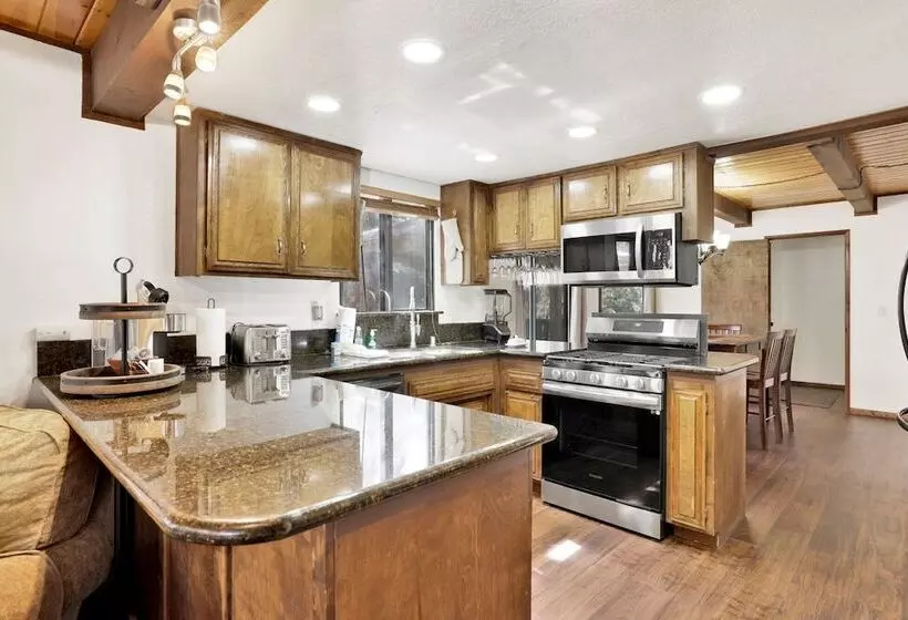 The Moose Tree House #2381