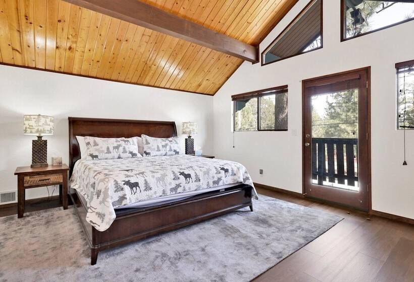 The Moose Tree House #2381