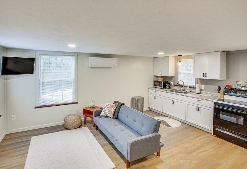 Updated Wellston Cabin, Walk To Lake Beach + Dock!