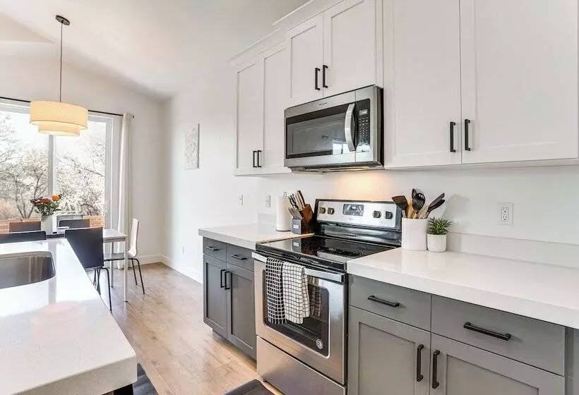 Vineyard Retreat W/ Gas Grill Near Utah Lake!