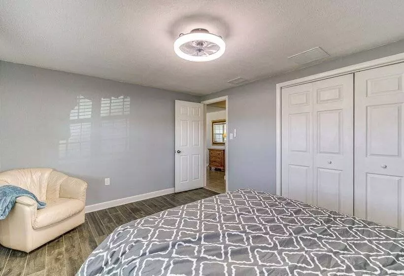 Waterfront Port Charlotte Home < 1 Mi To Beach!