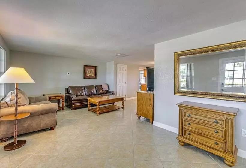 Waterfront Port Charlotte Home < 1 Mi To Beach!