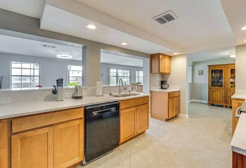 Waterfront Port Charlotte Home < 1 Mi To Beach!