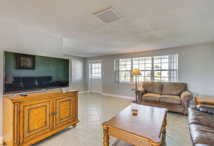 Waterfront Port Charlotte Home < 1 Mi To Beach!