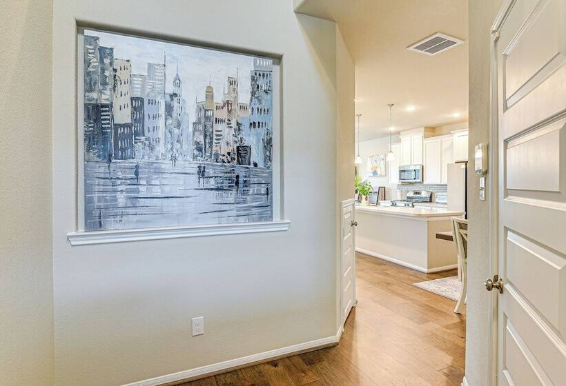 Welcoming Pasadena Home: 22 Mi To Downtown Houston