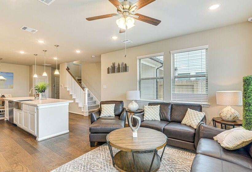 Welcoming Pasadena Home: 22 Mi To Downtown Houston