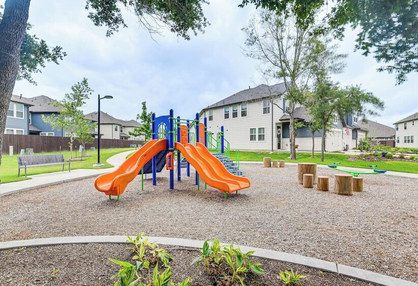 Welcoming Pasadena Home: 22 Mi To Downtown Houston