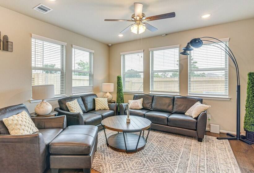 Welcoming Pasadena Home: 22 Mi To Downtown Houston