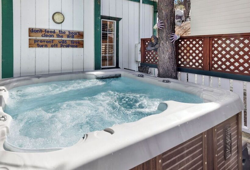 Whiskey Mountain Lodge   2028