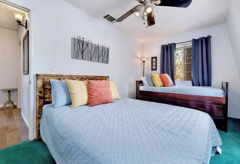 Whiskey Mountain Lodge   2028