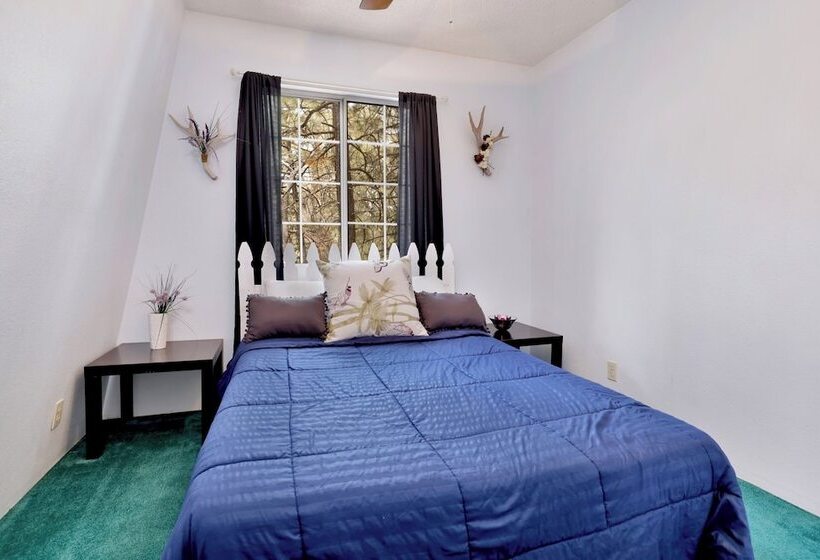 Whiskey Mountain Lodge   2028