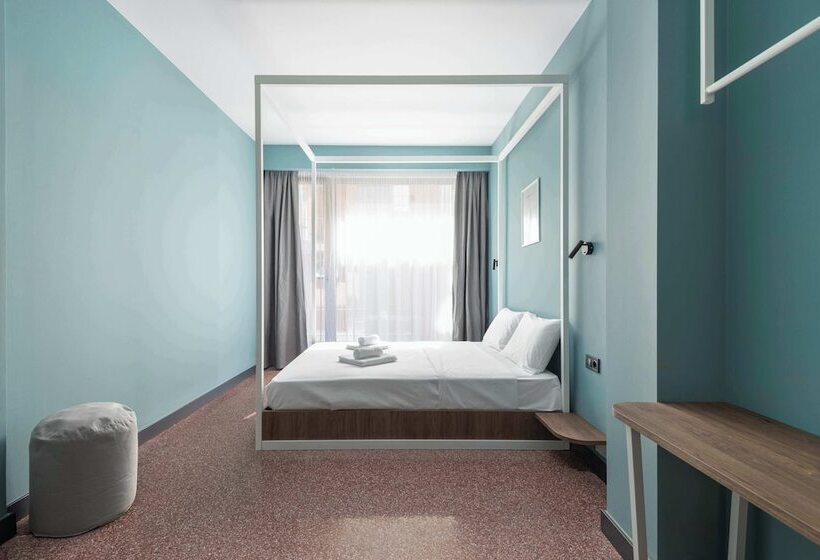 فندق صغير Zeus Is Loose