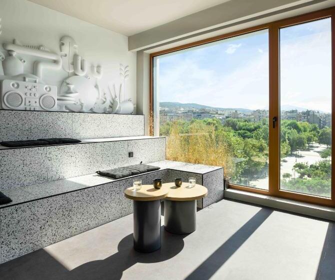 فندق صغير Zeus Is Loose