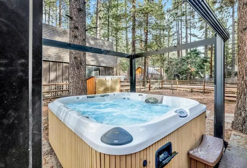 Brunos Cabin #2288