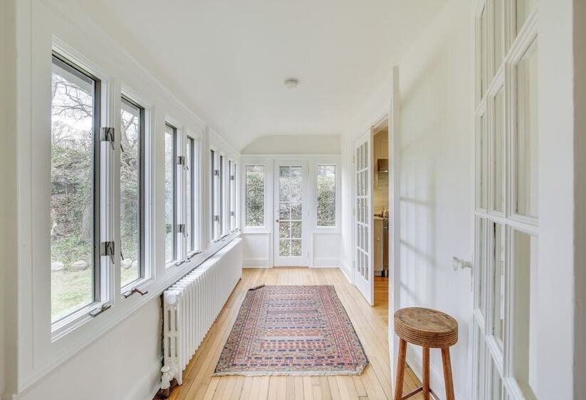 Charming Greenwich Escape Near Wooded Trails!