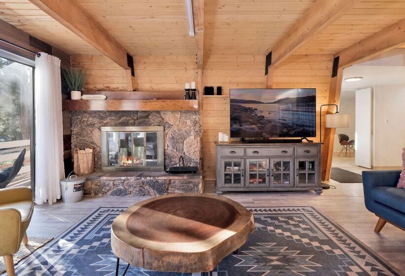 Fox & Bears Retreat #2190