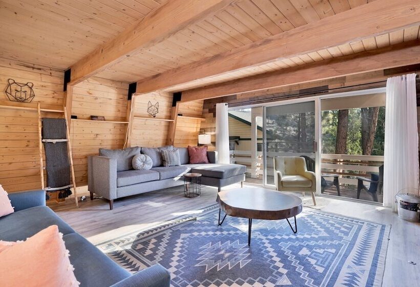 Fox & Bears Retreat #2190