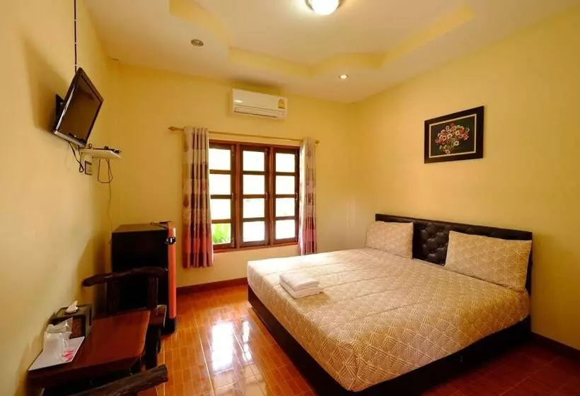 Hotelli Baan Torfun Resort Sakon Nakhon