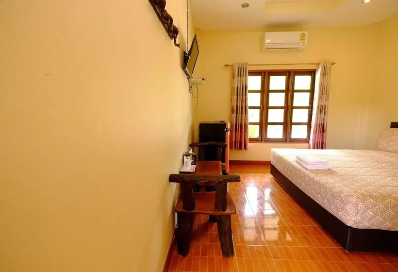 Hotelli Baan Torfun Resort Sakon Nakhon