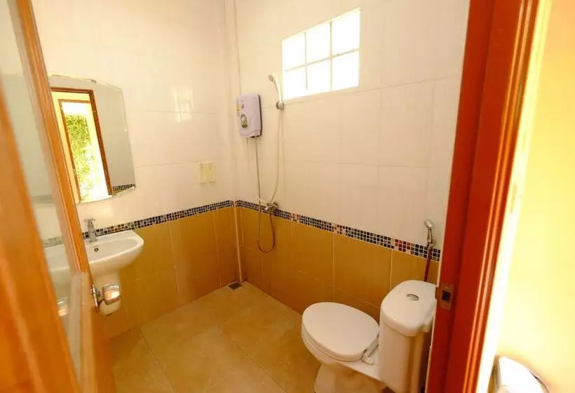 Hotelli Baan Torfun Resort Sakon Nakhon