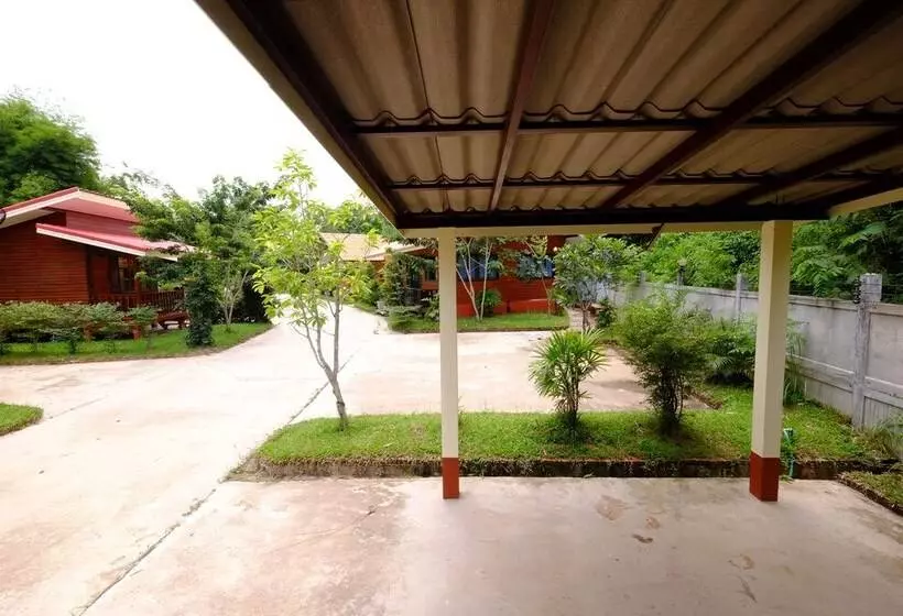 Hotelli Baan Torfun Resort Sakon Nakhon