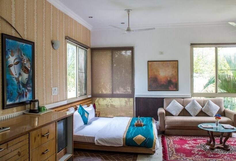 فندق Master Farms Resort, Zirakpur