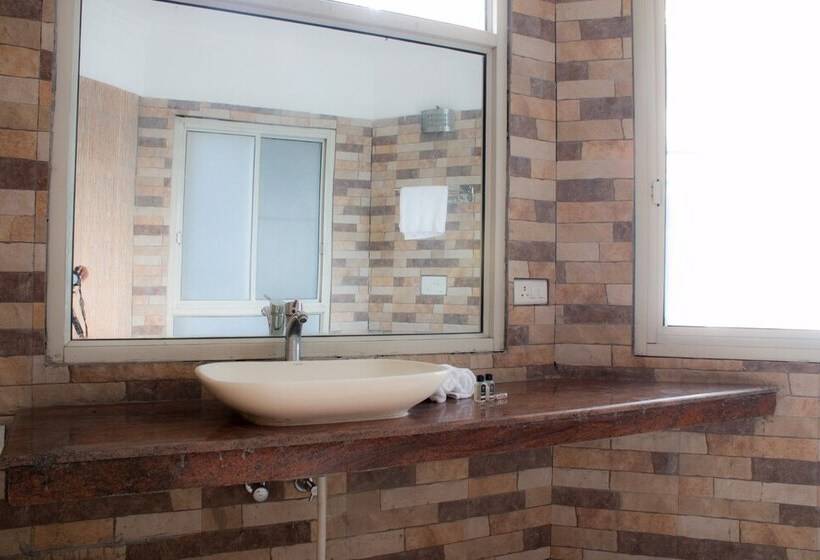 فندق Master Farms Resort, Zirakpur