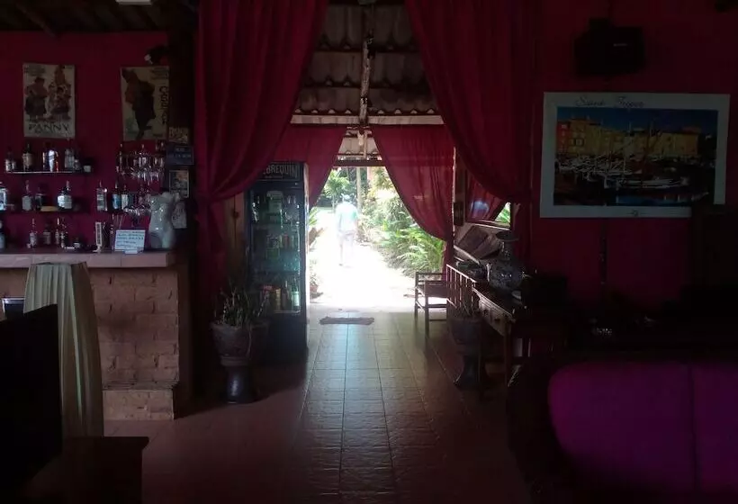 ホテル Saint Tropez Resort