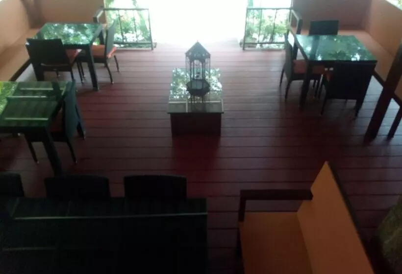 ホテル Saint Tropez Resort