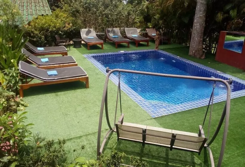 ホテル Saint Tropez Resort