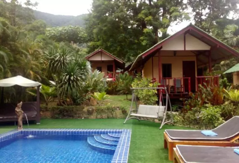 ホテル Saint Tropez Resort