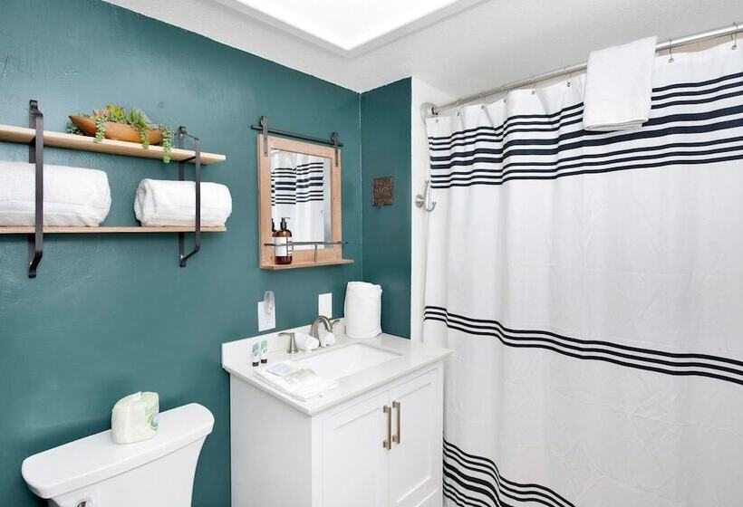 Maltby Modern Log Cabin #2307