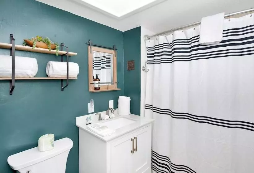 Maltby Modern Log Cabin #2307