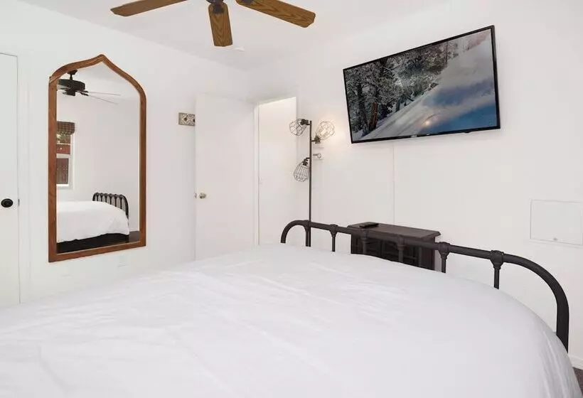 Maltby Modern Log Cabin #2307