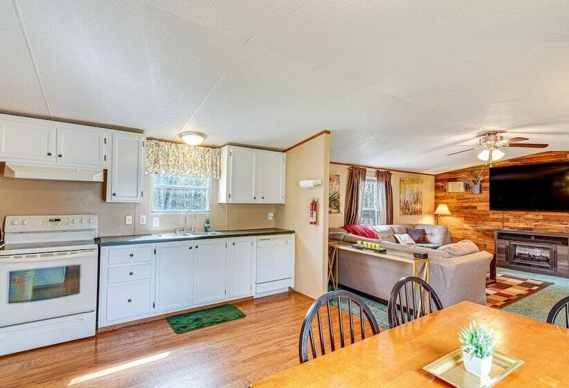 Nancy Cabin W/ Fire Pit Near Lake Cumberland!