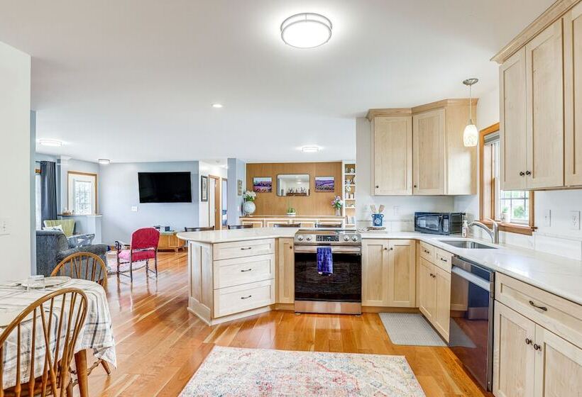 Views Of Canandaigua Lake: Middlesex Retreat!