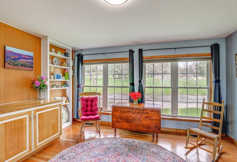 Views Of Canandaigua Lake: Middlesex Retreat!