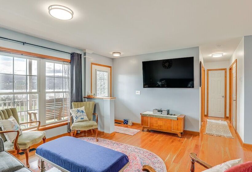 Views Of Canandaigua Lake: Middlesex Retreat!