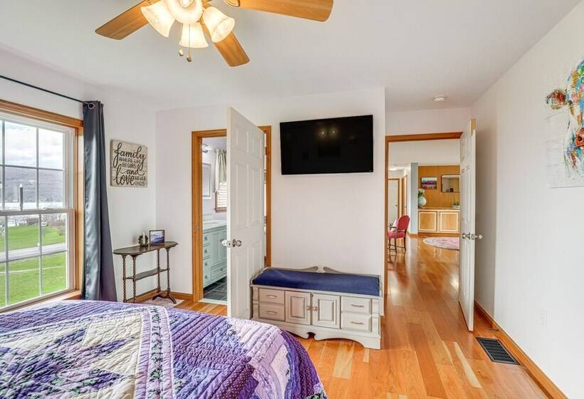 Views Of Canandaigua Lake: Middlesex Retreat!