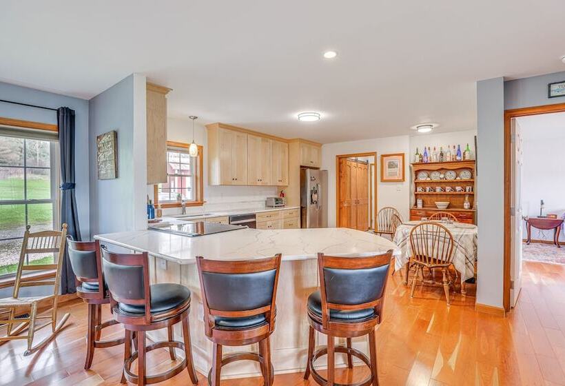 Views Of Canandaigua Lake: Middlesex Retreat!