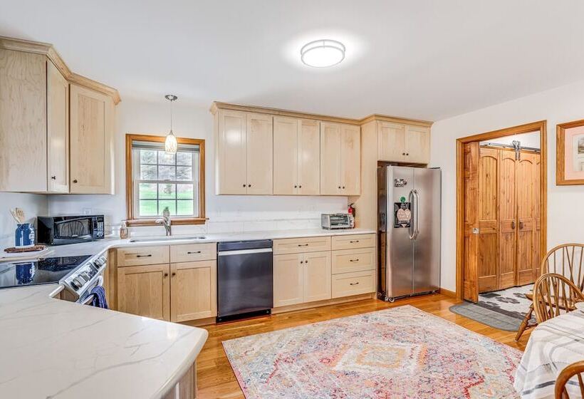 Views Of Canandaigua Lake: Middlesex Retreat!