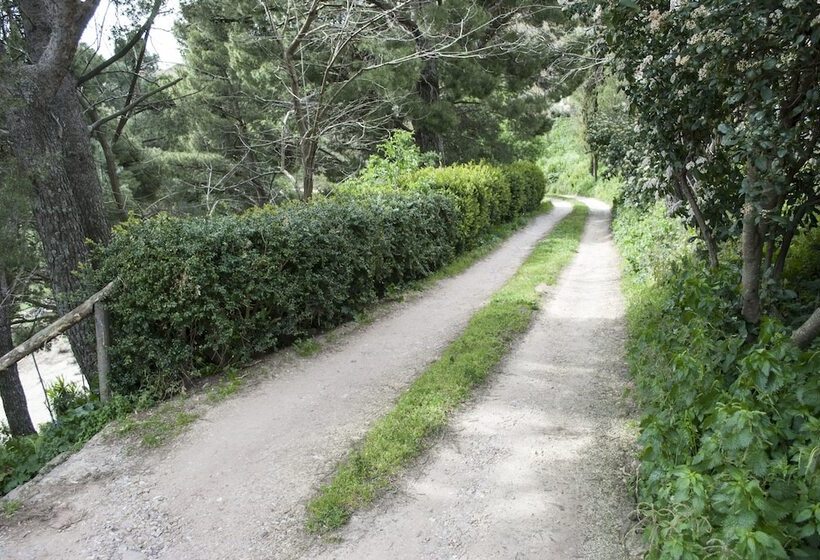 פנסיון Villa Nives