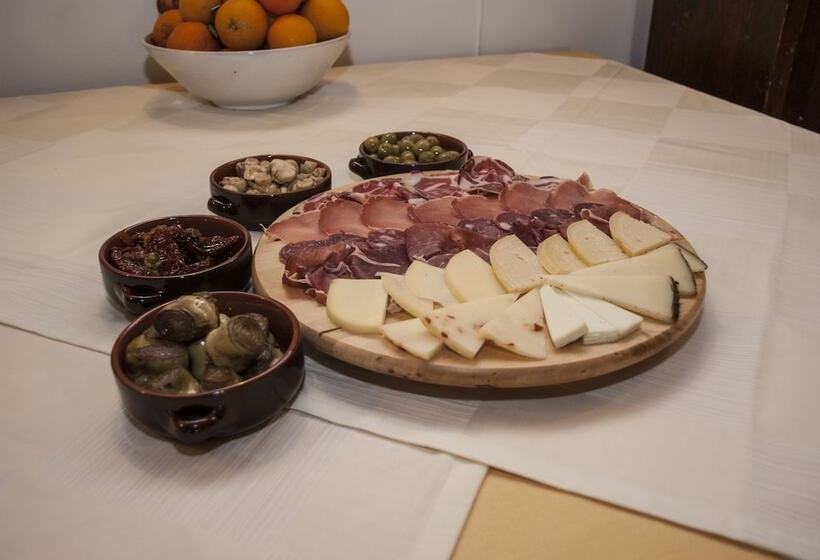 פנסיון Villa Nives