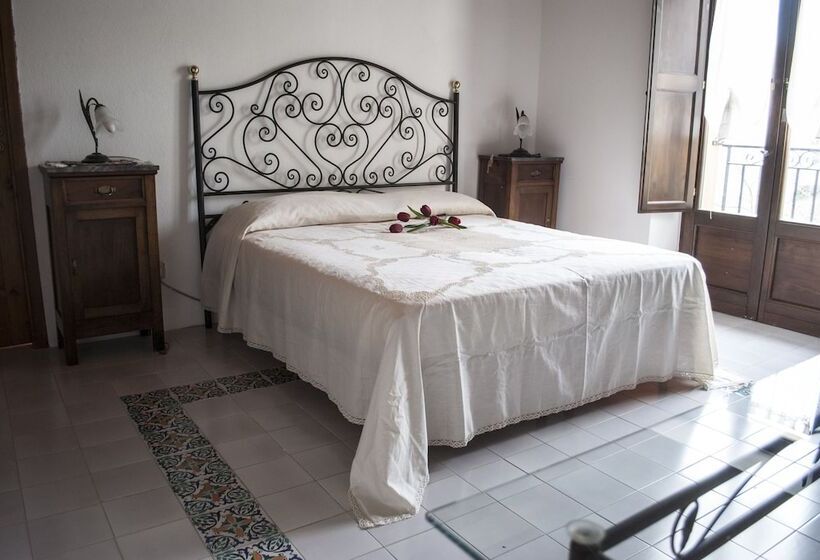 פנסיון Villa Nives