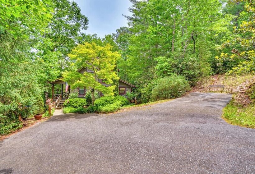 Rustic Cabin W/ Porches: 8 Mi To Tallulah Gorge!