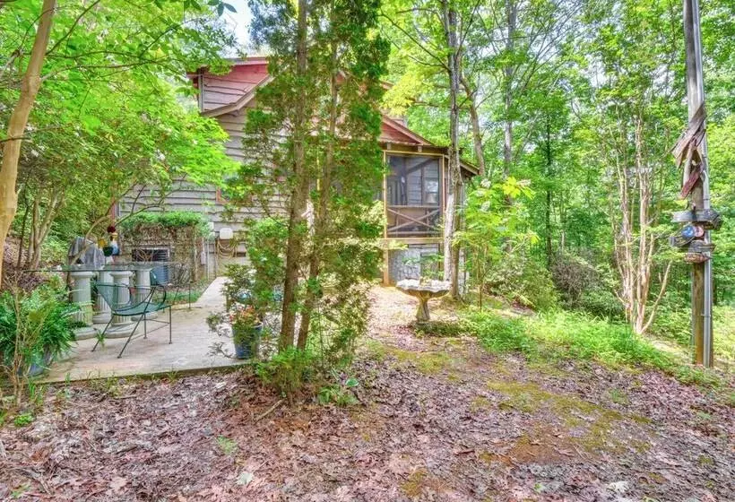 Rustic Cabin W/ Porches: 8 Mi To Tallulah Gorge!